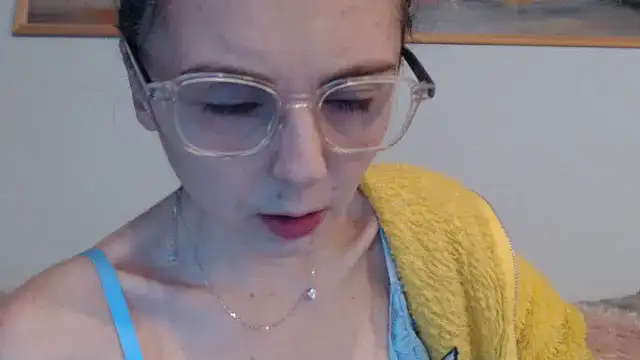 Snapshot of cleophee chatting on March 4, 2026, 6:54 am cleophee online show from March 4, 2026, 6:54 am