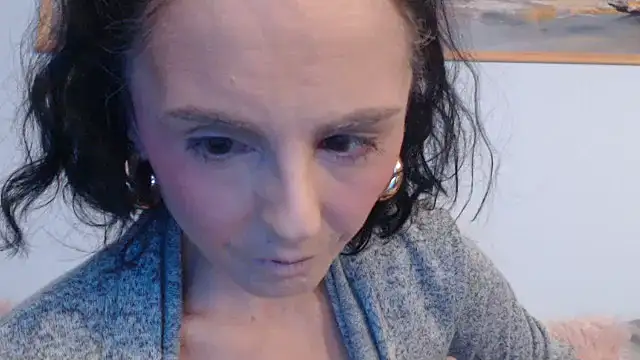 Snapshot of cleophee chatting on November 17, 2025, 7:12 am cleophee online show from November 17, 2025, 7:12 am