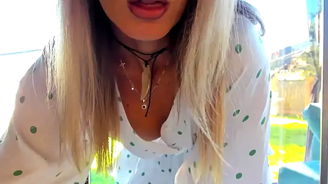StarryHanna online show from July 17, 2026, 2:03 pm