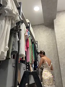 StarryHanna online show from October 7, 2025, 2:40 pm