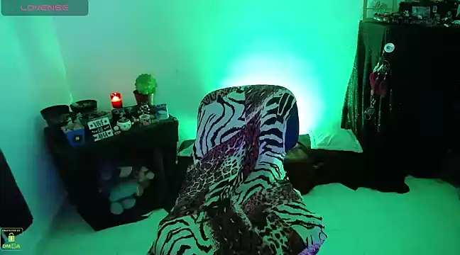 Alexa-Sweet69 online show from December 19, 2024, 5:07 am