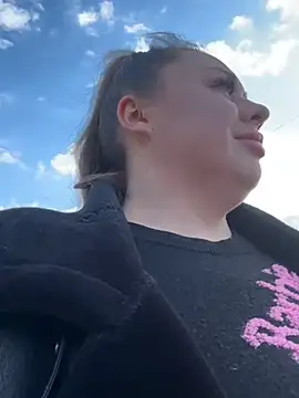 Sara Slow online show from February 19, 2025, 1:39 pm