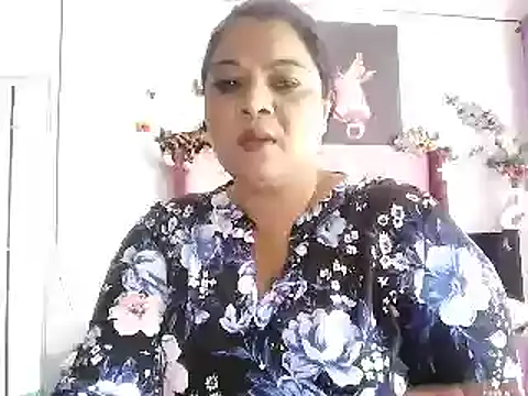 Snapshot of IndianDelia chatting on June 4, 2026, 8:08 am IndianDelia online show from June 4, 2026, 8:08 am