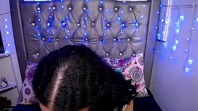 LAILAGUMMY online show from February 17, 2025, 2:49 pm