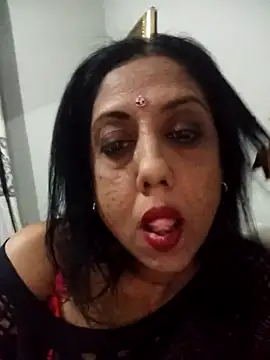 Snapshot of Mahi4luv chatting on August 2, 2026, 10:29 pm Mahi4luv online show from August 2, 2026, 10:29 pm