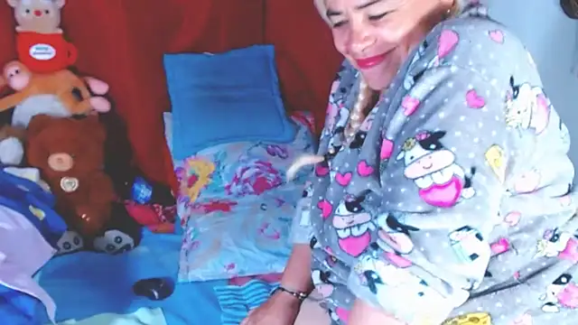 estrellita fugaz16x online show from November 14, 2025, 5:22 am