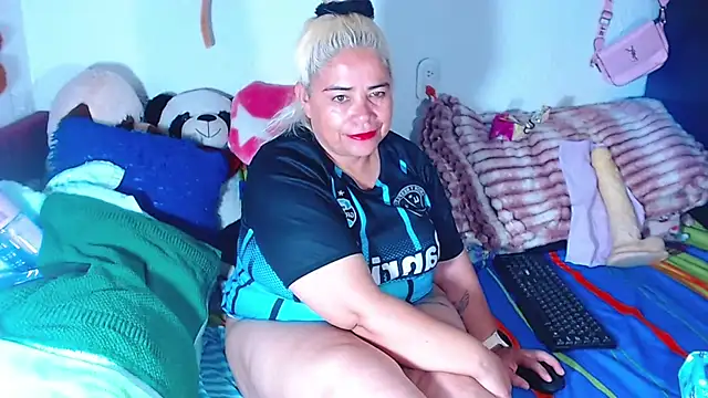 Snapshot of estrellita_fugaz16x chatting on July 18, 2026, 4:32 am estrellita fugaz16x online show from July 18, 2026, 4:32 am
