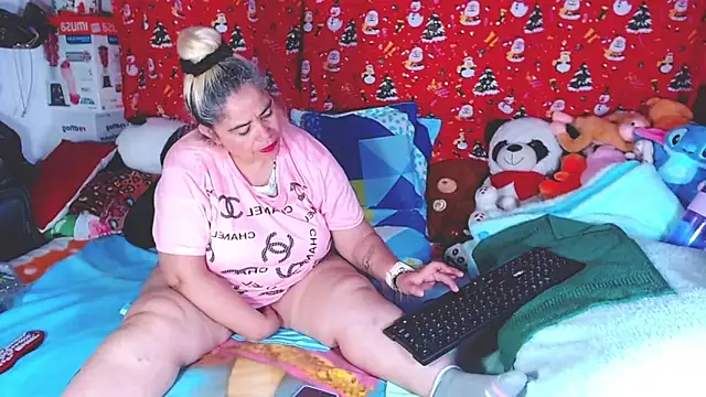 Snapshot of estrellita_fugaz16x chatting on March 5, 2026, 4:31 am estrellita fugaz16x online show from March 5, 2026, 4:31 am