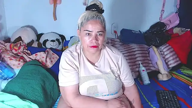 Snapshot of estrellita_fugaz16x chatting on July 26, 2026, 3:24 am estrellita fugaz16x online show from July 26, 2026, 3:24 am