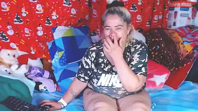 Snapshot of estrellita_fugaz16x chatting on February 9, 2026, 10:52 pm estrellita fugaz16x online show from February 9, 2026, 10:52 pm