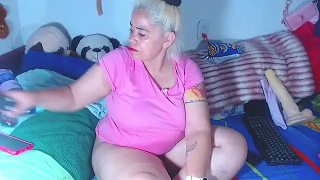 Snapshot of estrellita_fugaz16x chatting on July 22, 2026, 4:14 am estrellita fugaz16x online show from July 22, 2026, 4:14 am