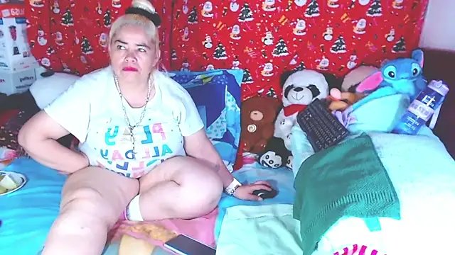 Snapshot of estrellita_fugaz16x chatting on March 17, 2026, 4:15 am estrellita fugaz16x online show from March 17, 2026, 4:15 am