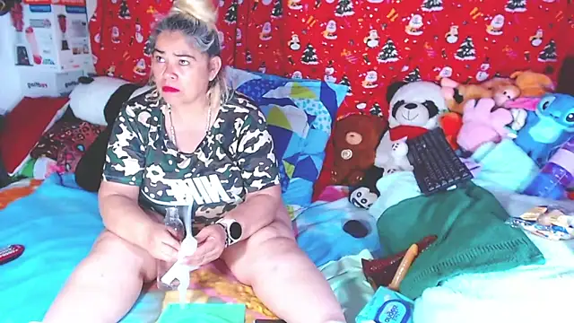 Snapshot of estrellita_fugaz16x chatting on March 7, 2026, 4:19 am estrellita fugaz16x online show from March 7, 2026, 4:19 am