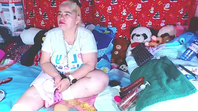 Snapshot of estrellita_fugaz16x chatting on March 18, 2026, 5:10 am estrellita fugaz16x online show from March 18, 2026, 5:10 am