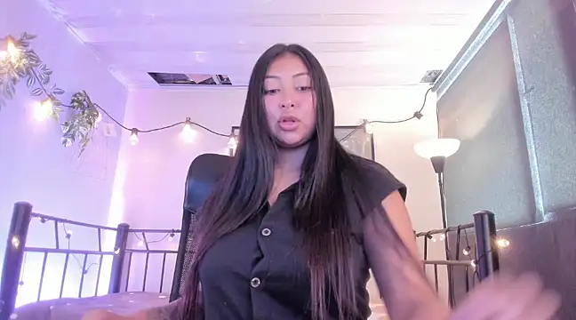 Snapshot of Pocahontas_power chatting on February 18, 2025, 4:47 pm Pocahontas power online show from February 18, 2025, 4:47 pm
