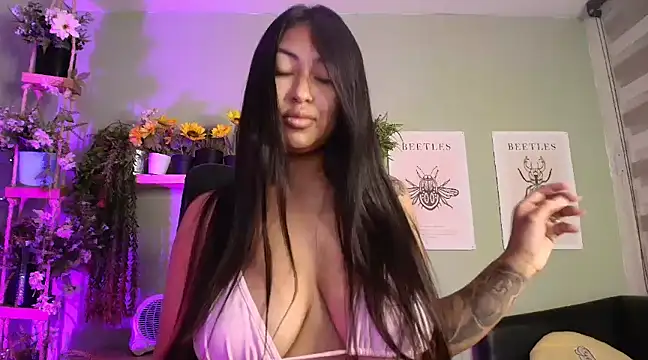 Snapshot of Pocahontas_power chatting on March 11, 2025, 11:15 pm Pocahontas power online show from March 11, 2025, 11:15 pm