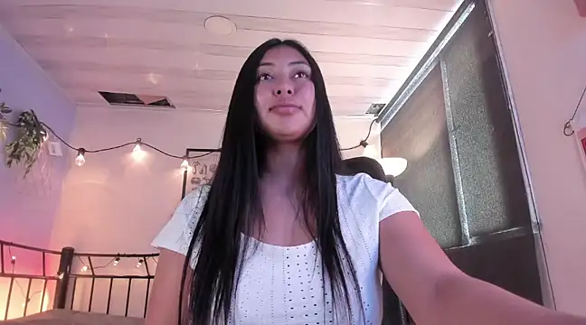 Snapshot of Pocahontas_power chatting on March 3, 2025, 4:58 pm Pocahontas power online show from March 3, 2025, 4:58 pm