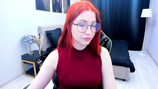 Snapshot of _FireInMySoul_ chatting on November 17, 2025, 7:40 pm FireInMySoul online show from November 17, 2025, 7:40 pm