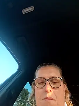 Snapshot of winniess40 chatting on July 8, 2026, 6:30 pm winniess40 online show from July 8, 2026, 6:30 pm