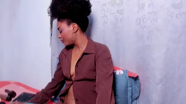 Snapshot of thaimy_ chatting on November 15, 2025, 2:04 am thaimy online show from November 15, 2025, 2:04 am