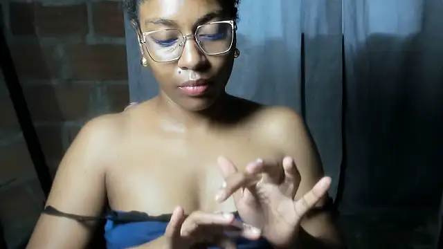 Snapshot of thaimy_ chatting on June 18, 2026, 11:48 am thaimy online show from June 18, 2026, 11:48 am