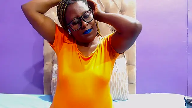 SLUTYLISA online show from November 18, 2025, 9:18 pm