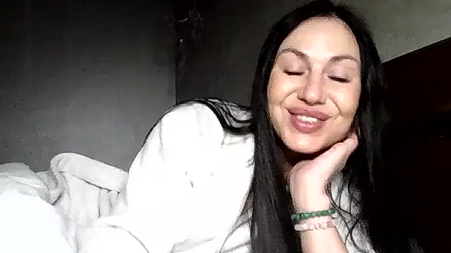 JulianaGold1 online show from April 24, 2026, 8:00 pm