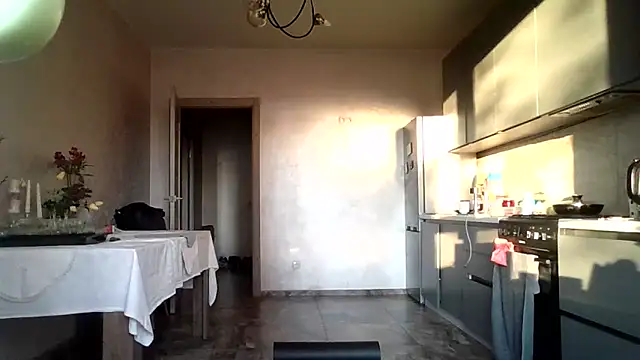 JulianaGold1 online show from May 8, 2026, 5:06 pm