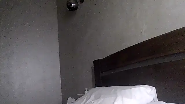 Snapshot of JulianaGold1 chatting on October 21, 2025, 8:30 pm JulianaGold1 online show from October 21, 2025, 8:30 pm