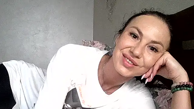 Snapshot of JulianaGold1 chatting on June 12, 2026, 2:15 pm JulianaGold1 online show from June 12, 2026, 2:15 pm