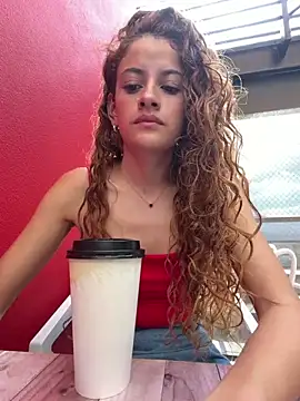 alana15 online show from May 6, 2026, 9:30 pm