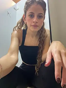 alana15 online show from February 9, 2025, 1:35 pm