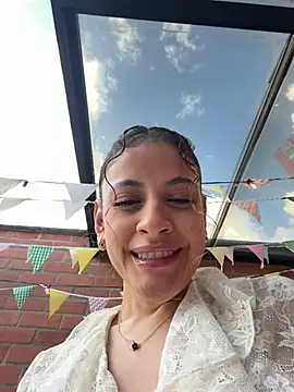 Snapshot of alana15 chatting on July 6, 2026, 9:28 pm alana15 online show from July 6, 2026, 9:28 pm