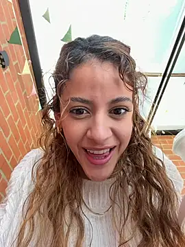 Snapshot of alana15 chatting on June 21, 2026, 3:29 pm alana15 online show from June 21, 2026, 3:29 pm