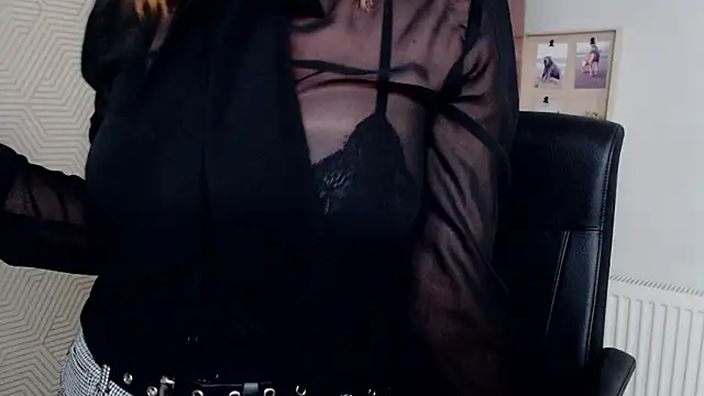 KayaMagic online show from October 30, 2025, 6:05 pm