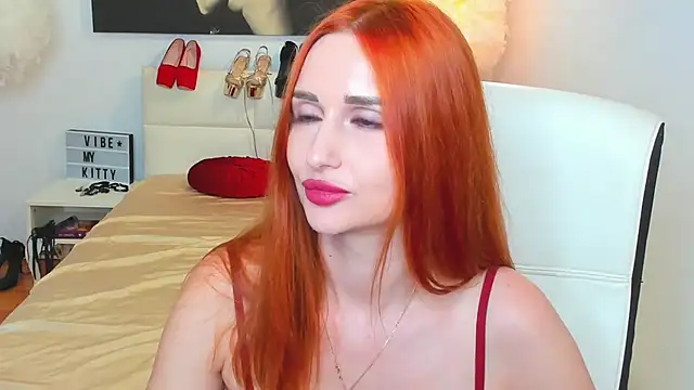 Red Fairy  online show from June 6, 2026, 5:56 am