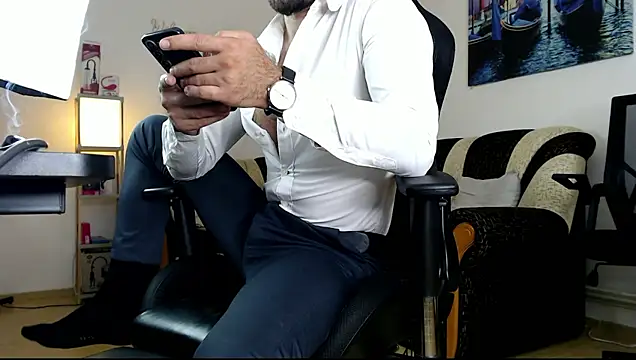 Snapshot of marioslim chatting on June 25, 2026, 6:18 am marioslim online show from June 25, 2026, 6:18 am