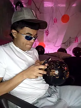 pinedasex777 online show from October 8, 2025, 11:01 am