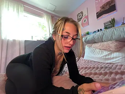Snapshot of chloetease chatting on July 15, 2026, 3:08 pm chloetease online show from July 15, 2026, 3:08 pm