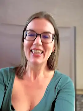 Snapshot of MaiseKnox chatting on October 24, 2025, 10:53 pm MaiseKnox online show from October 24, 2025, 10:53 pm