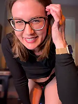 Snapshot of MaiseKnox chatting on July 2, 2026, 11:11 pm MaiseKnox online show from July 2, 2026, 11:11 pm