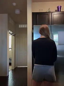 Snapshot of MaiseKnox chatting on October 17, 2025, 10:11 pm MaiseKnox online show from October 17, 2025, 10:11 pm