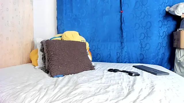 Snapshot of BlowMommy_ chatting on March 3, 2026, 12:28 am BlowMommy online show from March 3, 2026, 12:28 am