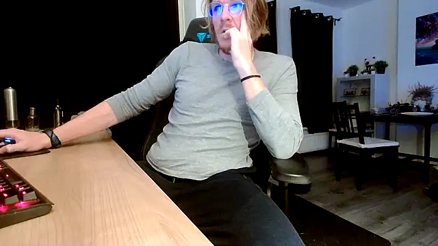 FatBalls online show from October 24, 2025, 10:42 pm