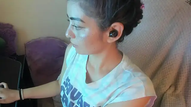 Snapshot of Sammysammy_ chatting on November 19, 2025, 7:08 am Sammysammy online show from November 19, 2025, 7:08 am