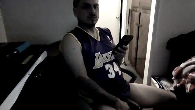 latinodaddyMando online show from March 11, 2026, 8:41 am