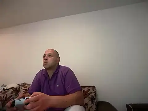 Snapshot of Flakka95 chatting on April 7, 2026, 9:38 pm Flakka95 online show from April 7, 2026, 9:38 pm