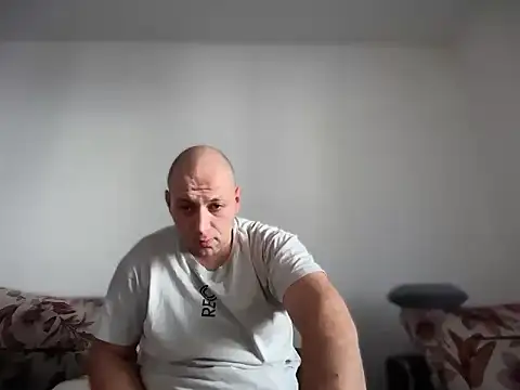 Snapshot of Flakka95 chatting on February 27, 2026, 1:44 pm Flakka95 online show from February 27, 2026, 1:44 pm