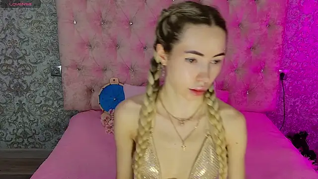 Snapshot of Akilla_Queen chatting on July 24, 2026, 1:56 am Akilla Queen online show from July 24, 2026, 1:56 am