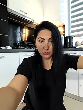 Snapshot of charrlote_love chatting on October 8, 2025, 7:32 am charrlote love online show from October 8, 2025, 7:32 am